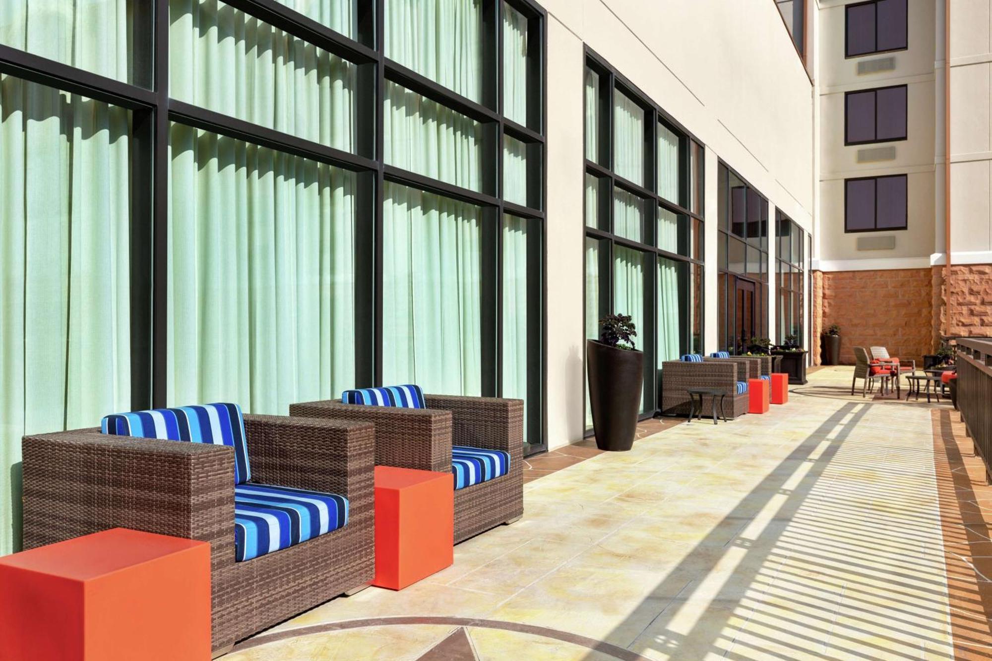 Hampton & Dallas-mesquite Hotel 3*